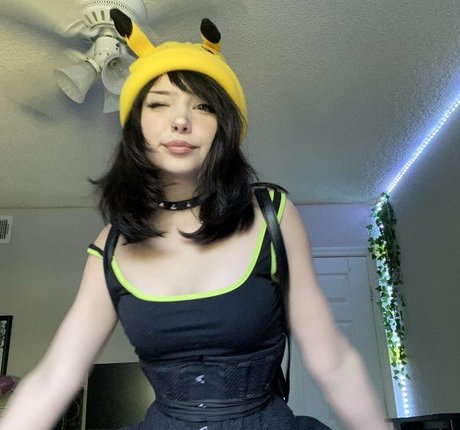 Foto di nudo di fuga di OnlyFans di Yourluvrgrl