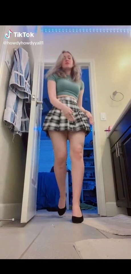 Foto di nudo di fuga di OnlyFans di Howdyhowdyyall1