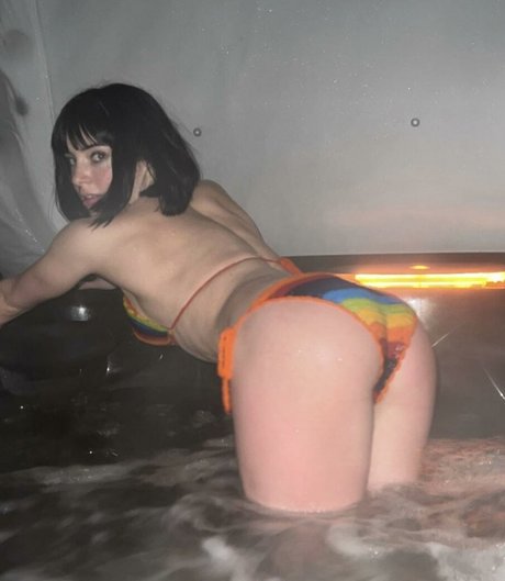 Foto di nudo di fuga di OnlyFans di Chloe Hodgson