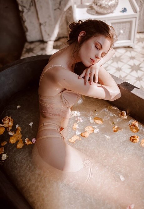 Foto di nudo di fuga di OnlyFans di Anastasia Ditmar