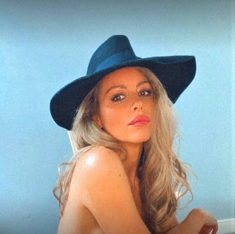 Foto di nudo di fuga di OnlyFans di Carly Baker