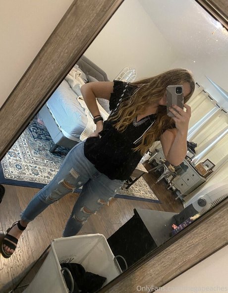 Hotwifepeachesfree