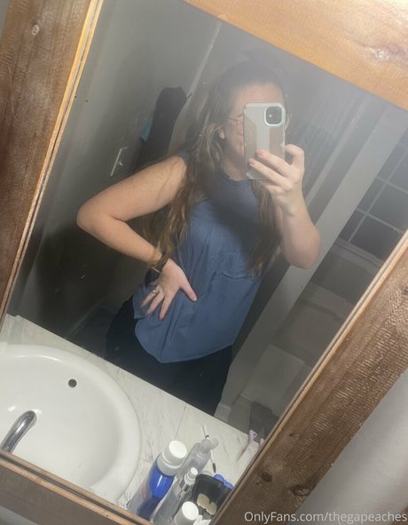 Hotwifepeachesfree