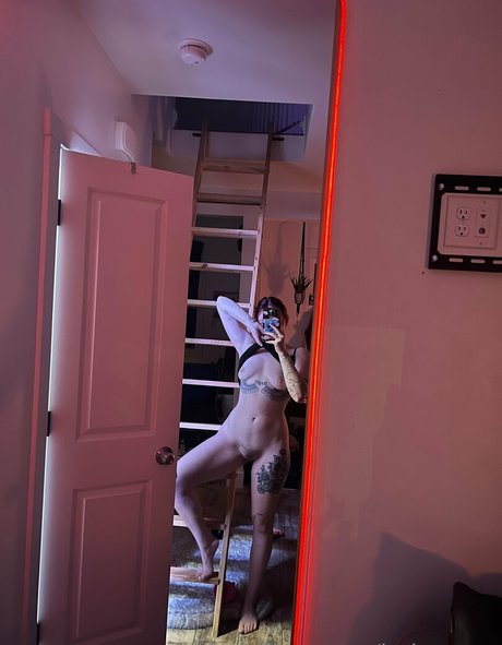 Foto di nudo di fuga di OnlyFans di Jadeavery