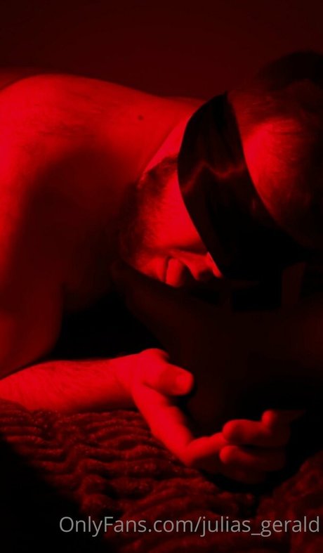 Foto di nudo di fuga di OnlyFans di Mrloveylatex