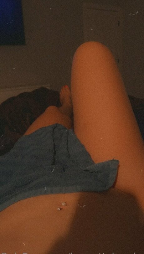 Brunettebombshell13