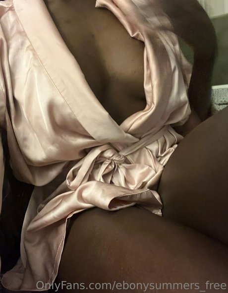 Foto di nudo di fuga di OnlyFans di Ebonysummersfree