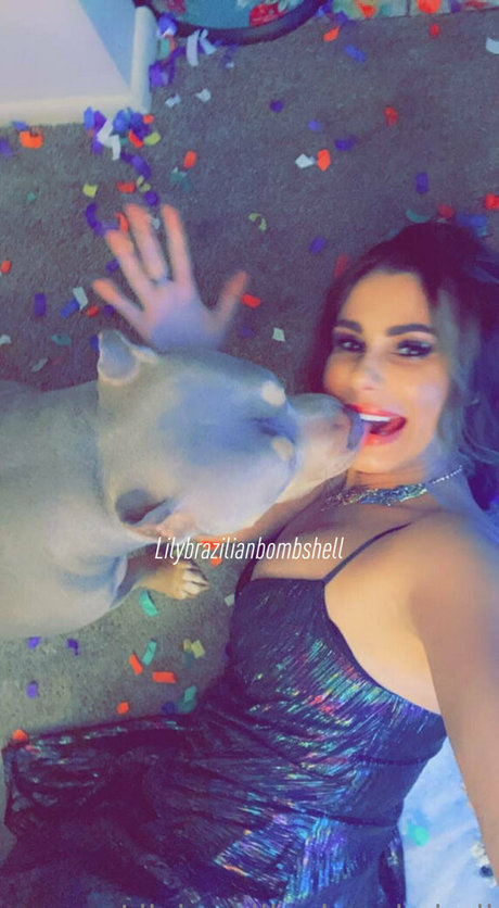 Foto di nudo di fuga di OnlyFans di Lilybrazilianbombshell