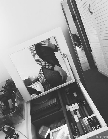 Foto di nudo di fuga di OnlyFans di Latexfox