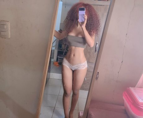Foto di nudo di fuga di OnlyFans di Angelinanpinelaa