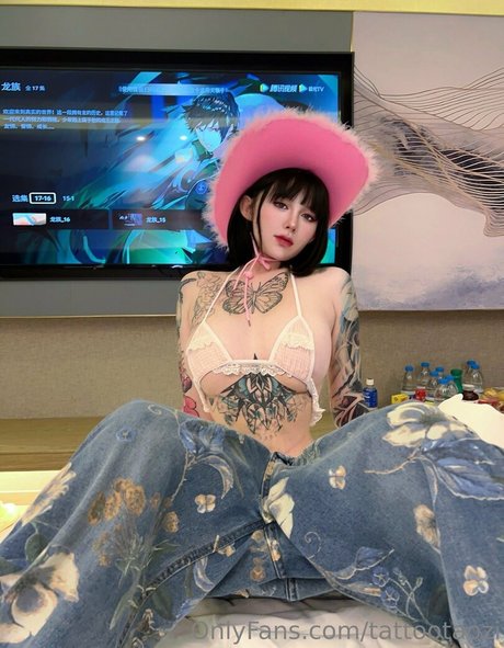 Foto di nudo di fuga di OnlyFans di Tattoo Taozi