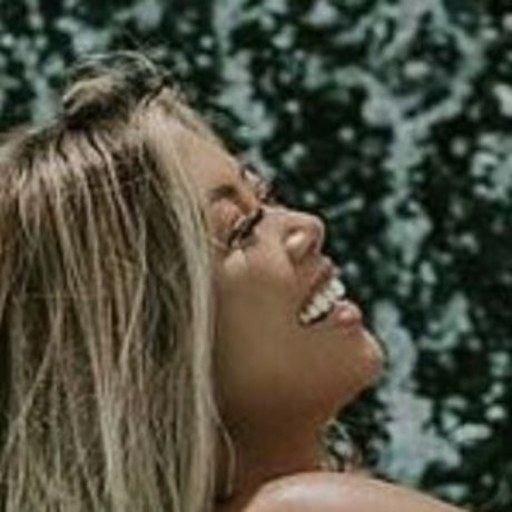 Foto di nudo di fuga di OnlyFans di Liane V