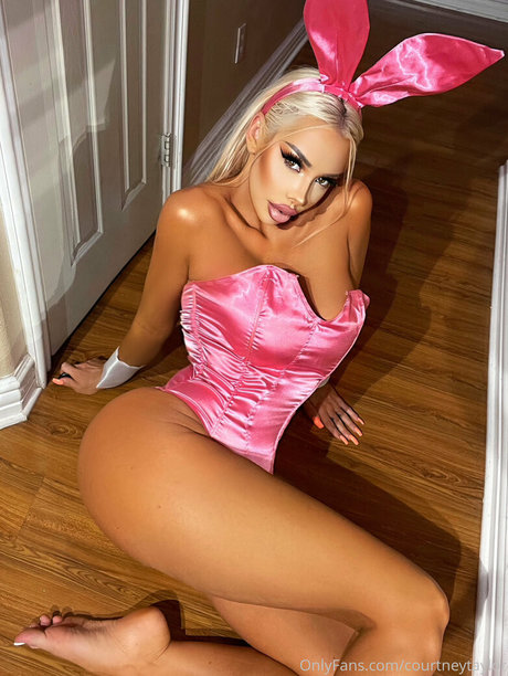 Foto di nudo di fuga di OnlyFans di Courtneytaylor