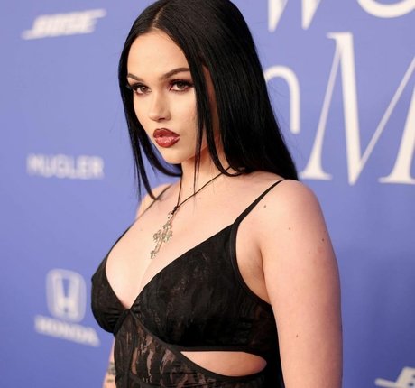 Foto di nudo di fuga di OnlyFans di Maggie Lindemann