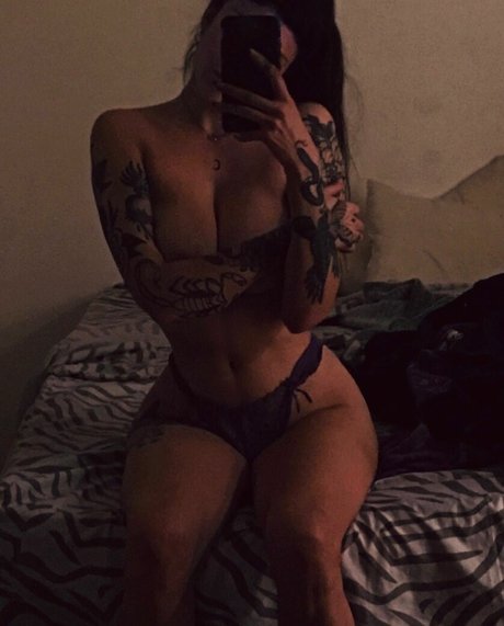 Foto di nudo di fuga di OnlyFans di Vicky Massironi