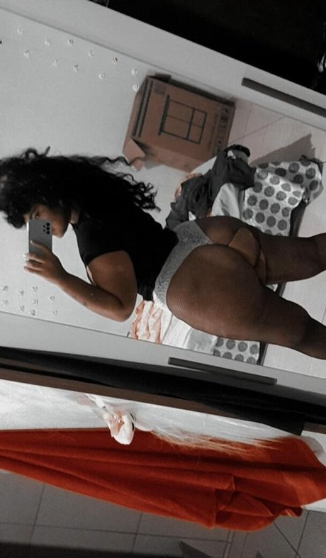 Foto di nudo di fuga di OnlyFans di Titiatsunade00