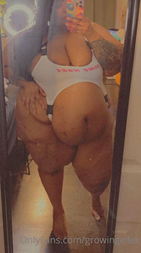 Foto di nudo di fuga di OnlyFans di Growingellex