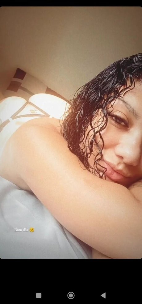 Foto di nudo di fuga di OnlyFans di Drielle Renata