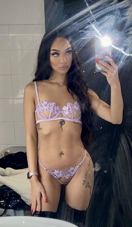 Foto di nudo di fuga di OnlyFans di Yourthaigf