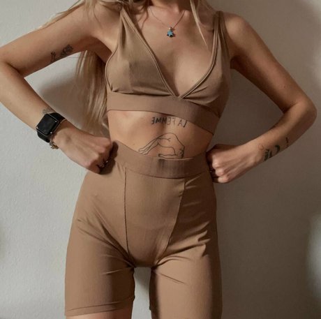 Foto di nudo di fuga di OnlyFans di Kikinikkifree