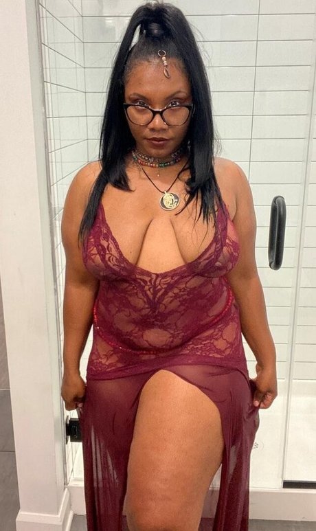 Foto di nudo di fuga di OnlyFans di Fearlessaura