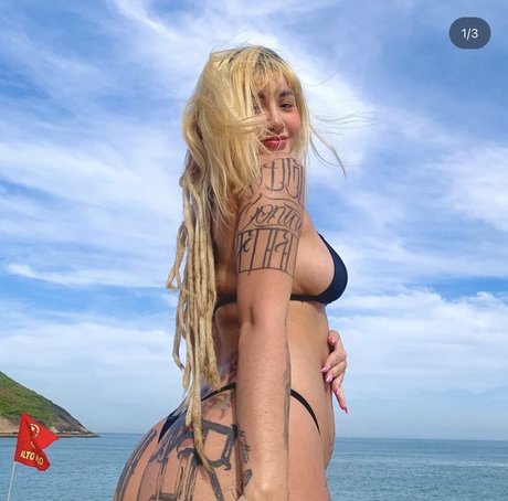 Foto di nudo di fuga di OnlyFans di Isa Lopes