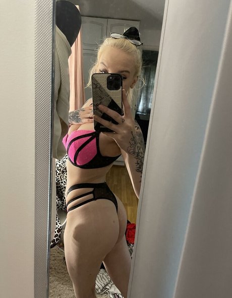 Foto di nudo di fuga di OnlyFans di Alexandramoikku