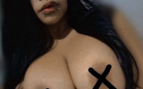 Foto di nudo di fuga di OnlyFans di Fernanda Profana