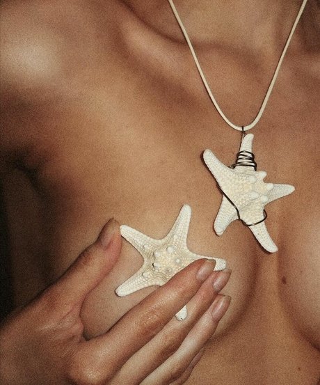 Foto di nudo di fuga di OnlyFans di Liora Lapointe