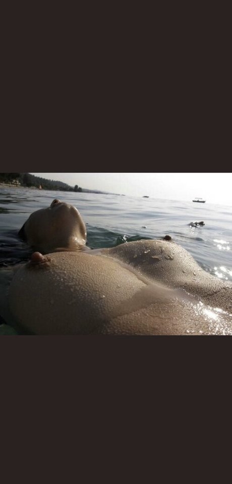 Foto di nudo di fuga di OnlyFans di Euroslut