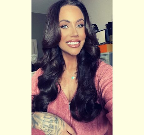 Foto di nudo di fuga di OnlyFans di Victoria Love