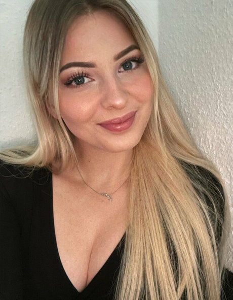 Foto di nudo di fuga di OnlyFans di Asmrjanina