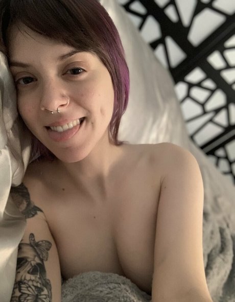 Foto di nudo di fuga di OnlyFans di Alyxeclypse