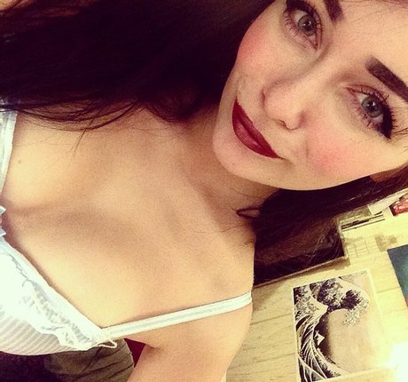 Foto di nudo di fuga di OnlyFans di Elyse Summer