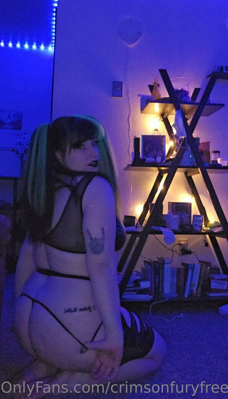 Foto di nudo di fuga di OnlyFans di Crimsonfuryfree
