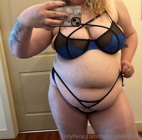 Foto di nudo di fuga di OnlyFans di Hungrykatiebbw