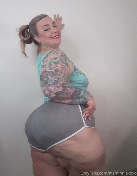 Foto di nudo di fuga di OnlyFans di Msminniexoxo