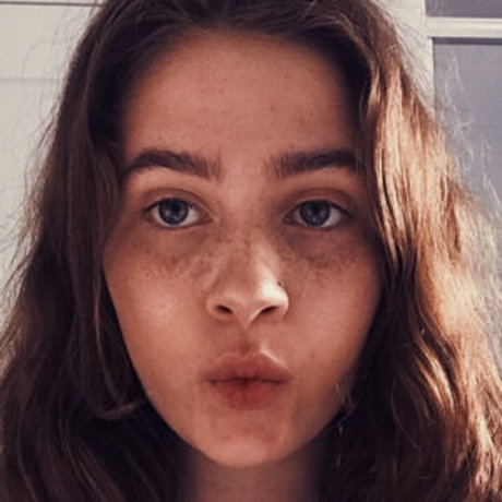Foto di nudo di fuga di OnlyFans di Clairo
