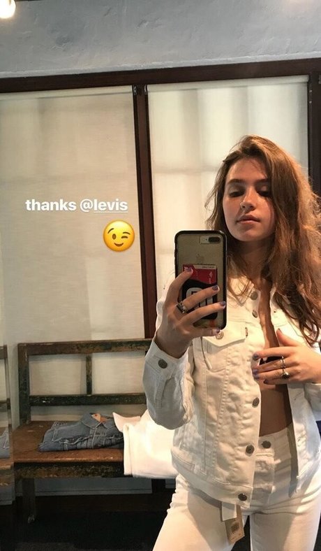 Foto di nudo di fuga di OnlyFans di Clairo