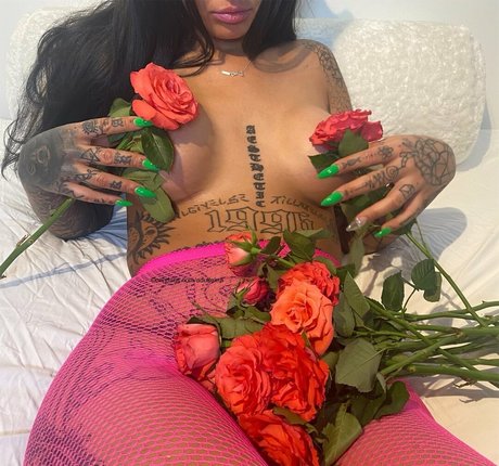 Foto di nudo di fuga di OnlyFans di Adultekra