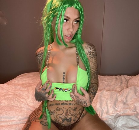 Foto di nudo di fuga di OnlyFans di Adultekra