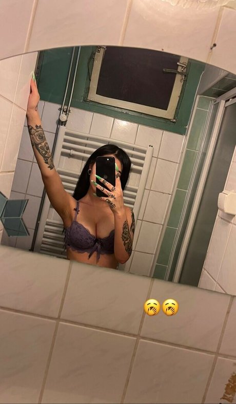 Foto di nudo di fuga di OnlyFans di Gonoszhalott