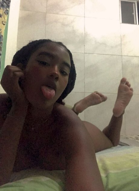 Foto di nudo di fuga di OnlyFans di Ninfetinhavivi