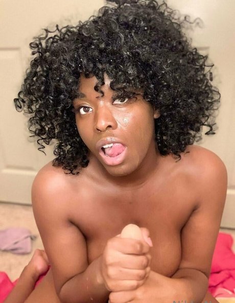 Foto di nudo di fuga di OnlyFans di Nikkynyxx