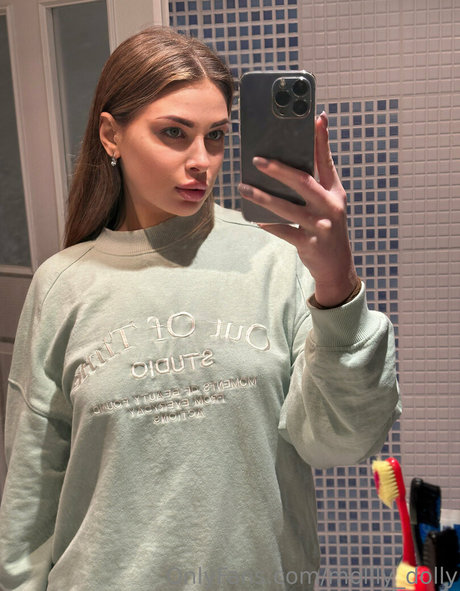 Foto di nudo di fuga di OnlyFans di Molllydolly