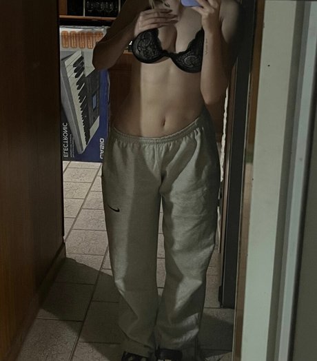 Foto di nudo di fuga di OnlyFans di Musicmaggie