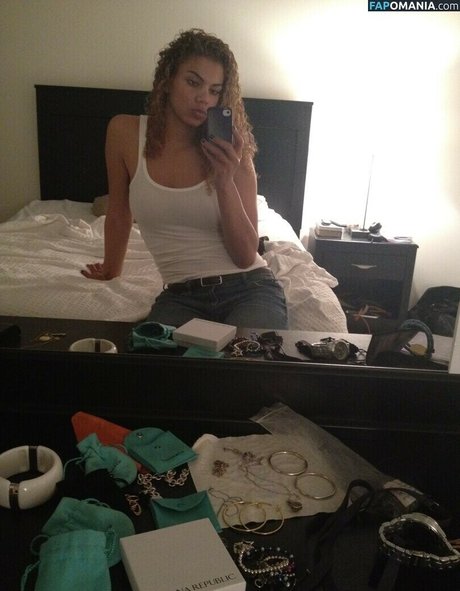 Foto di nudo di fuga di OnlyFans di Alysha Clark