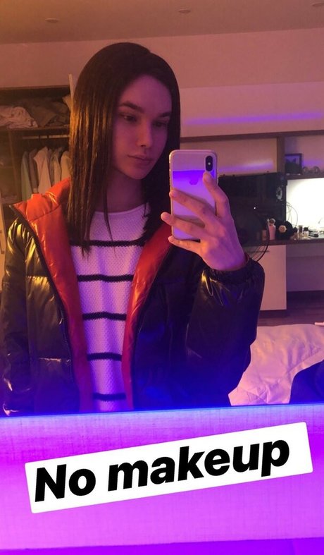 Foto di nudo di fuga di OnlyFans di Sweetladycola