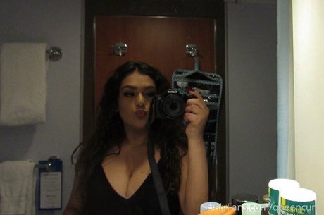 Foto di nudo di fuga di OnlyFans di Queencurls