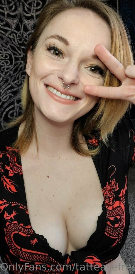 Foto di nudo di fuga di OnlyFans di Tatteasefree